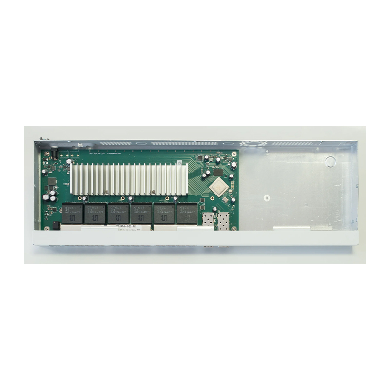 نمای داخلی سوئیچ 24 پورت میکروتیک مدل CRS326-24G-2S+RM